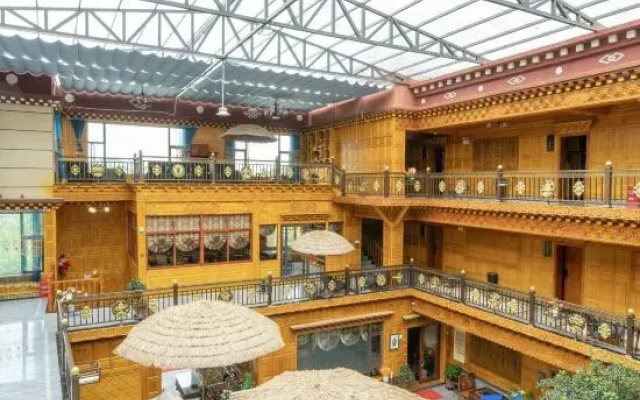 Yunxian Chinese Inn Homestay
