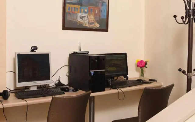 Kronos Hotel