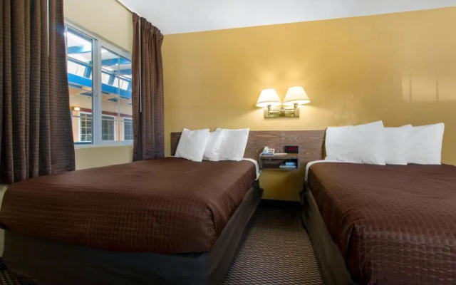 Town House Motel – Historic Old Town Eureka