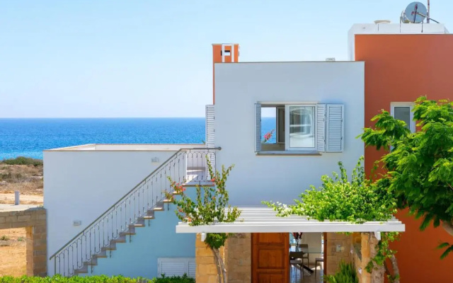 Protaras Seafront Villa Violetta