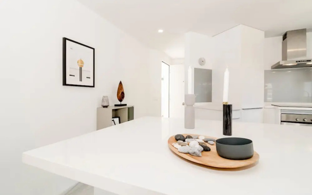 Ivy4- Modern 2 Bedroom Duplex Close To Beach
