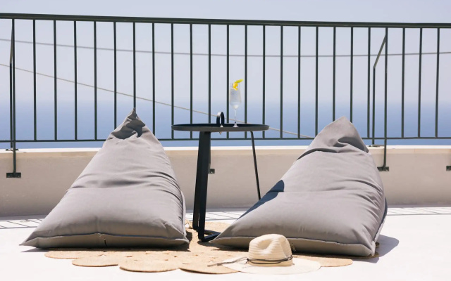 Mirthea Suites