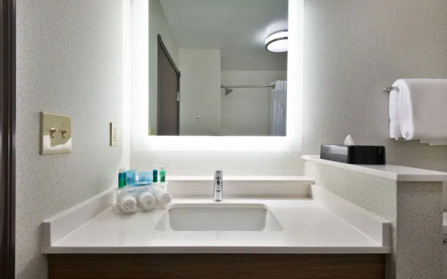 Holiday Inn Express & Suites Uniontown