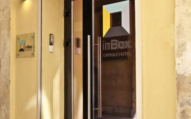 Капсульный отель inBox Санкт-Петербург вид на фасад