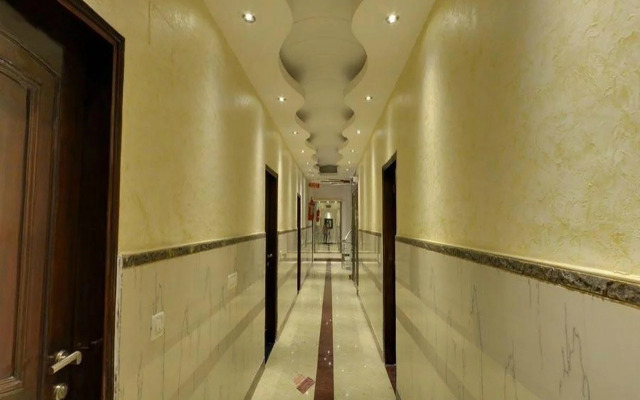 Hotel Emperor Palms at Karol Bagh