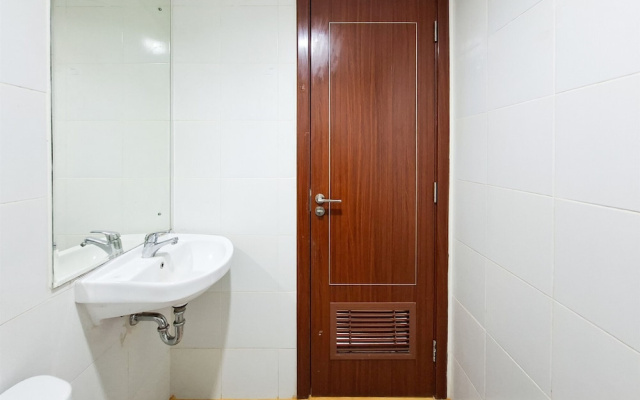 Studio Apartment Near Bojong Indah Station At Vittoria Residence