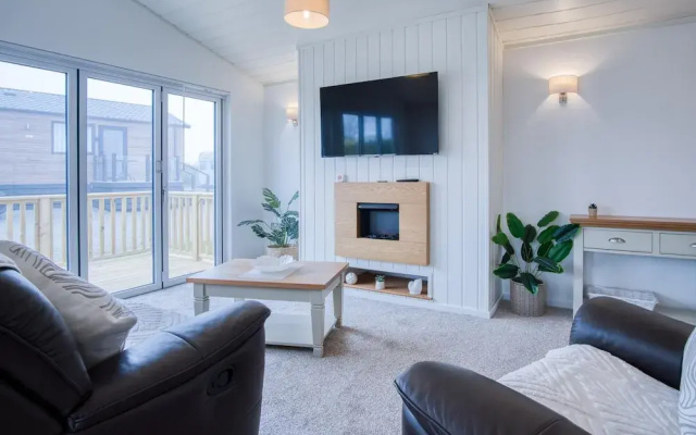 Oakland Lodge - 2 Bedroom Lodge - Wisemans Bridge