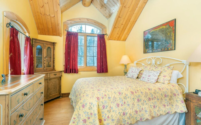 Hilltop Hideaway by Exceptional Stays