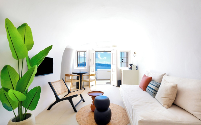 You and Me Suites Oia
