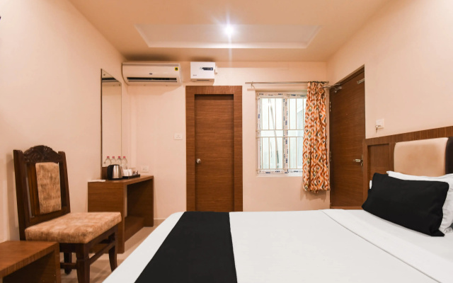 Capital O 86823 Hotel Subhadarsan