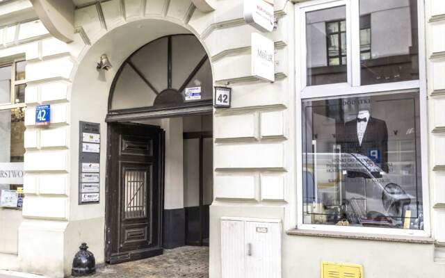 Отель Mish Mash Nowogrodzka - Hostel Польша, Варшава - отзывы, цены и фото номеров - забронировать отель Mish Mash Nowogrodzka - Hostel онлайн вид на фасад
