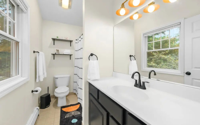 Gorgeous 2BDR Home near Downtown