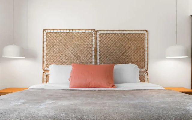 Coastal Living With Golf Course Vistas Otium