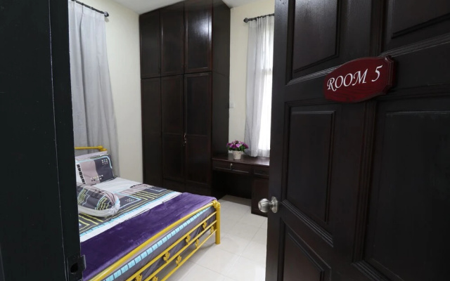 Puteri Homestay