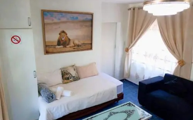Queensburgh B&B or Self Catering