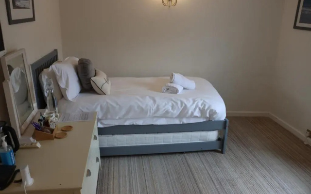 Mariners Hotel
