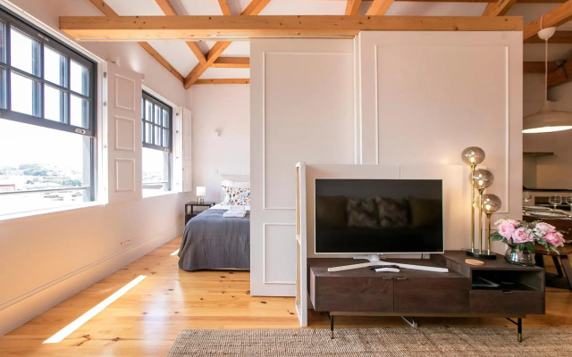 Newly Renovated Cozy Central Loft w/ AC by LovelyStay
