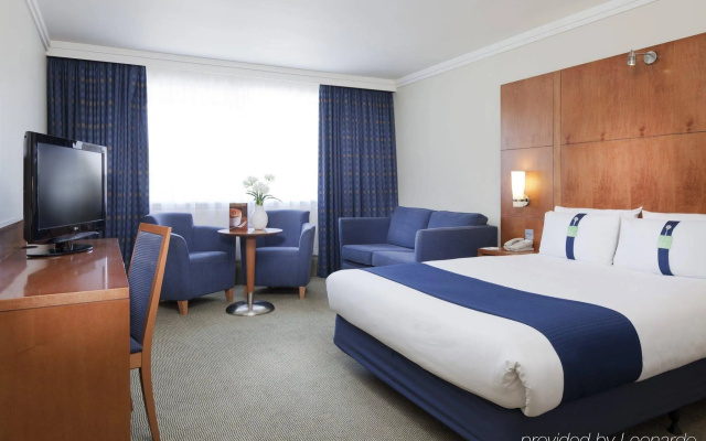 Holiday Inn Stoke on Trent M6, Jct 15 by IHG