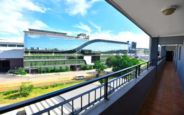 Smart & Modern apartment @ Menlyn Place