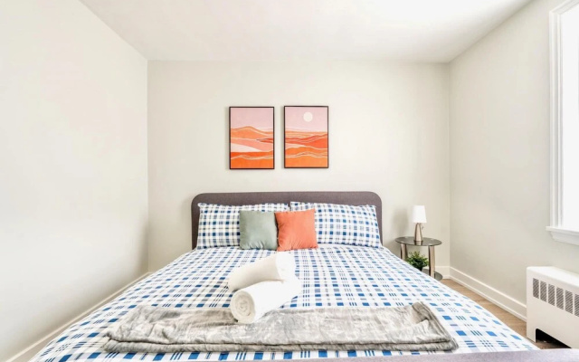 1BR Apt w King Bed Netflix - Close to Downtown