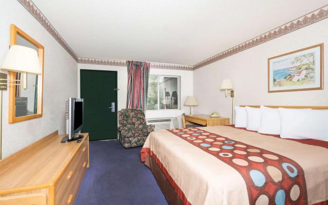 Days Inn by Wyndham Phoenix West