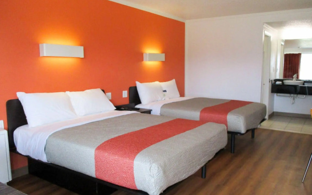 Motel 6 Schenectady, NY