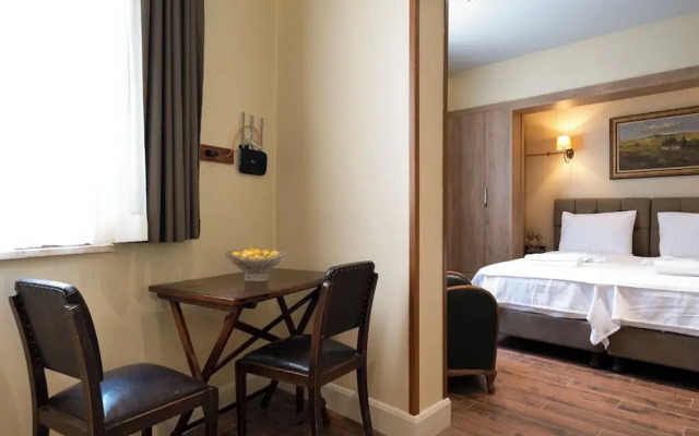Level Suites