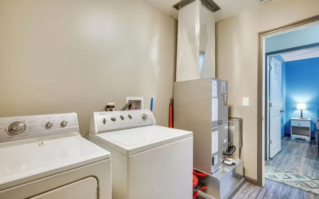 Zanesville Vacation Rental: 2 Mi to Downtown!