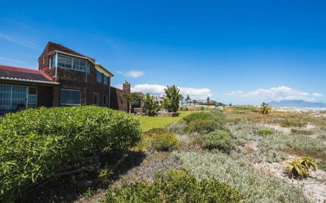 Melkbos Beach Lodge