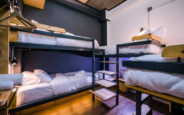 Zeds Hostel Bangkok