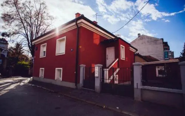 Stay@10 Rooms