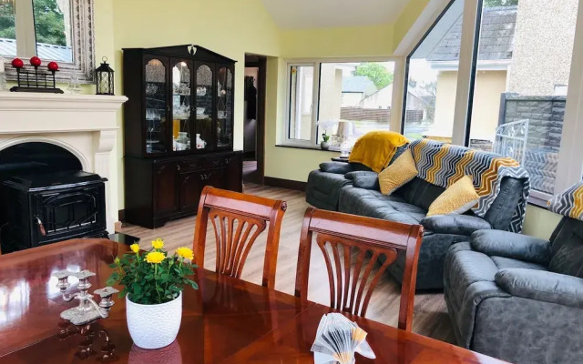 3 Bedroomed House Minutes Walk From Kenmare Town