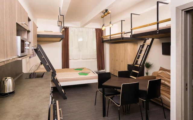 Flying Bed Apartment close to Castle