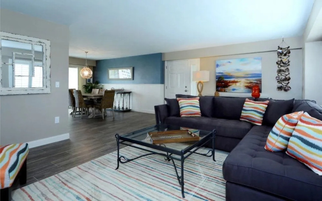 Jamaica Royale 604 - 2 Br Condo