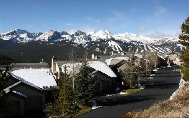 Charter Ridge 20 by RedAwning