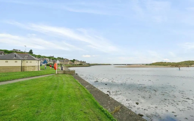 Modern seaside apartment ,Lossiemouth, Moray