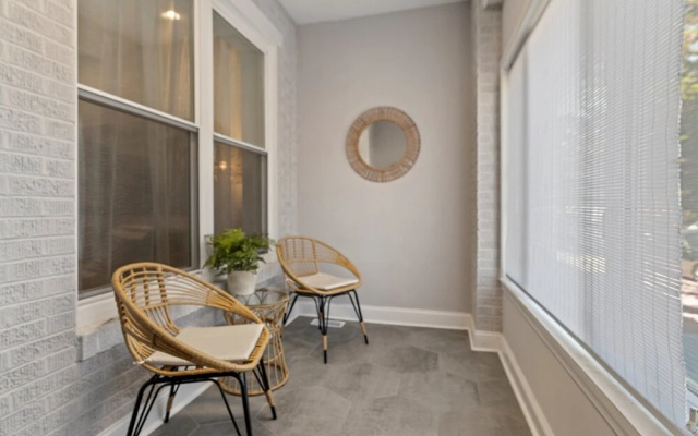 Modern & Comfy - 5* - Location Game Room