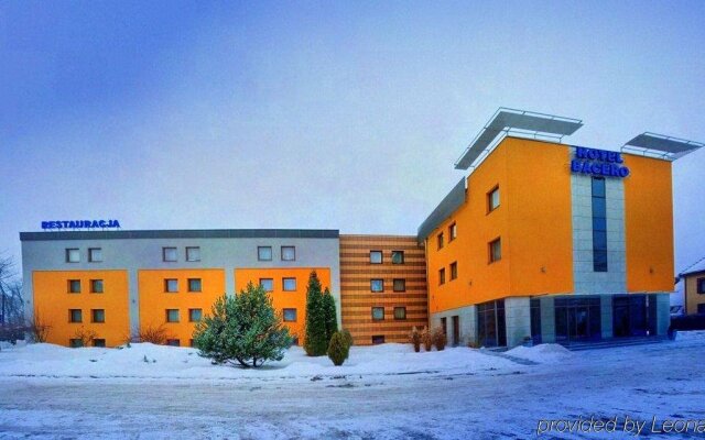 Отель Bacero Польша, Вроцлав - отзывы, цены и фото номеров - забронировать отель Bacero онлайн вид на фасад