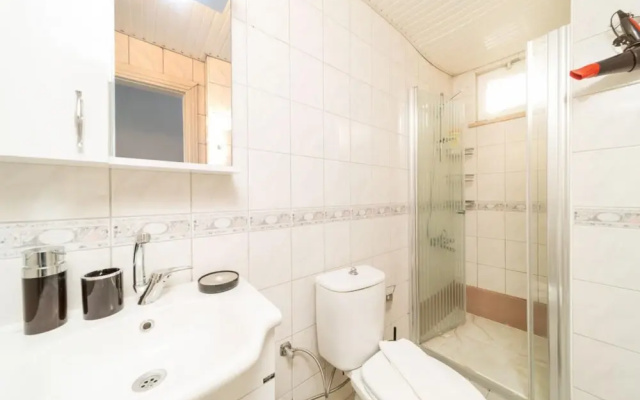 Flat Close to Konyaalti Beach with Sea View