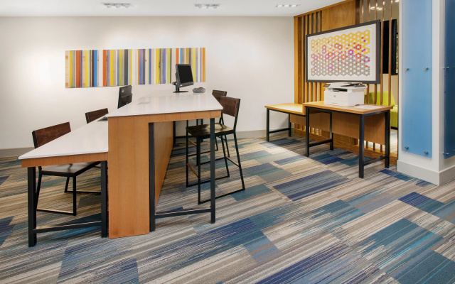 Holiday Inn Express & Suites Detroit - Farmington Hills by IHG