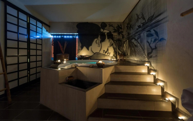 Silver Hotel by BarbarHouse