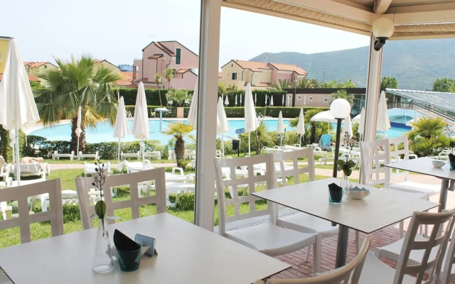 Tastefully Furnished Studio Near the Sea