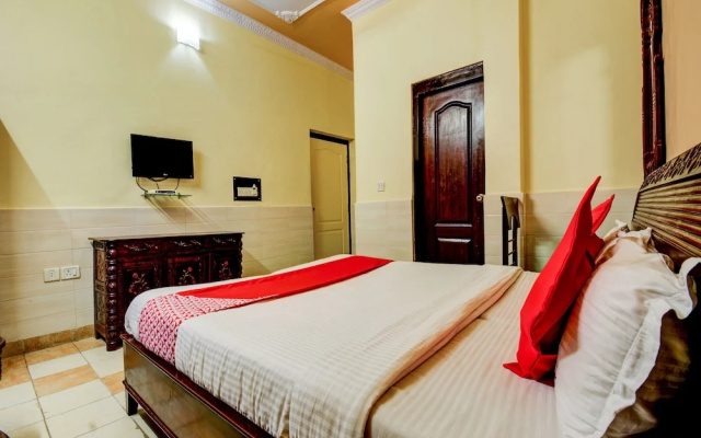 Capital O 11204 Hotel Rg Palace