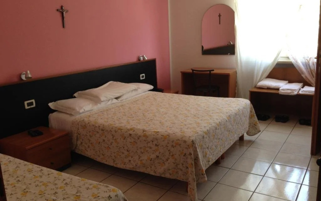 Hotel Ristorante Pizzeria Lo Scoglio