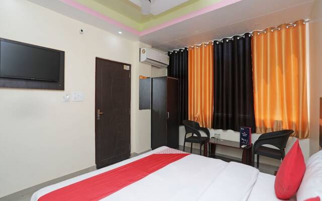 OYO 13796 Stay Inn