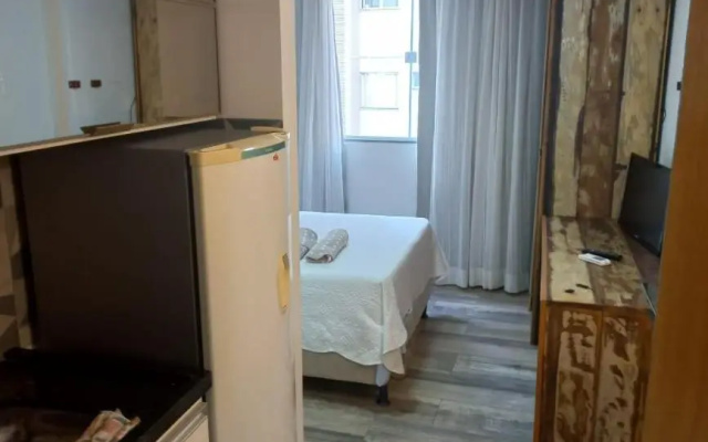 FLAT Beverly Hills 401B