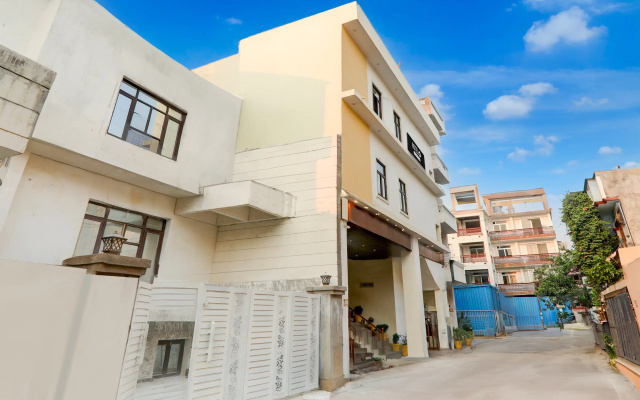 Super OYO Hotel O Indira Nagar