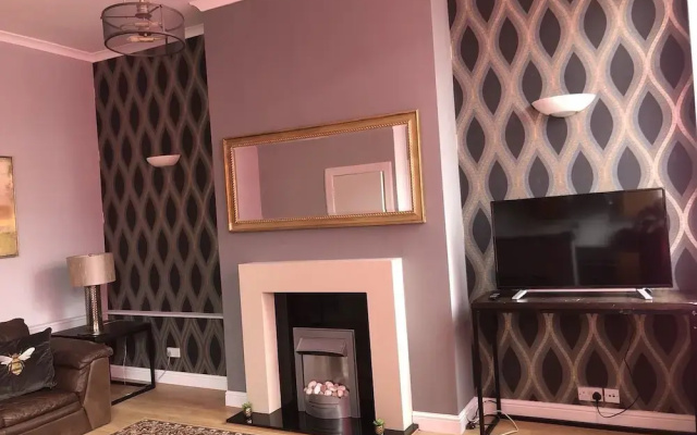 Apartment With City Views - Sleeps 3