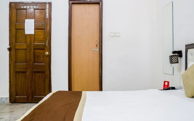 Oyo 6774 Apartment The White Feathers