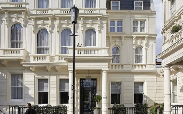 London Guards Hotel Лондон вид на фасад